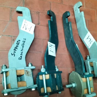 SUPPORTO RASCHIATORE